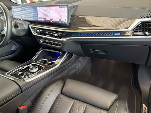 Used 2025 BMW X7 M60i w/ Executive Package AWD/4WD image 25