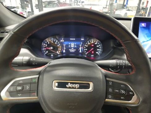 Used 2023 Jeep Compass Trailhawk w/ Trailhawk Convenience Group AWD/4WD image 16