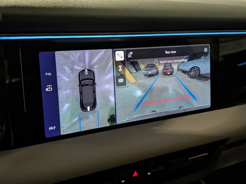 New 2026 Porsche Macan 4 Electric image 36