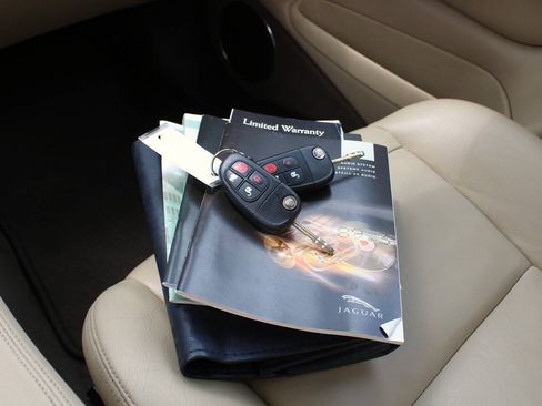 Used 2006 Jaguar XJ8 RWD image 20