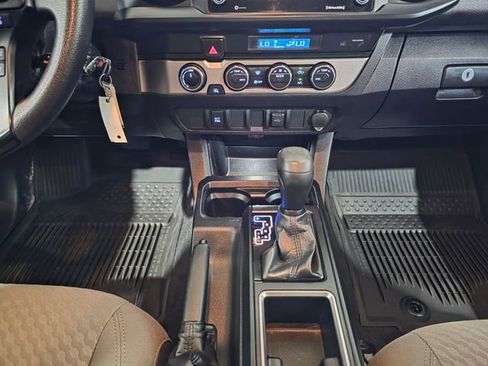 Used 2022 Toyota Tacoma SR AWD/4WD image 20