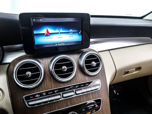 Used 2019 Mercedes-Benz C 300 4MATIC Sedan image 20