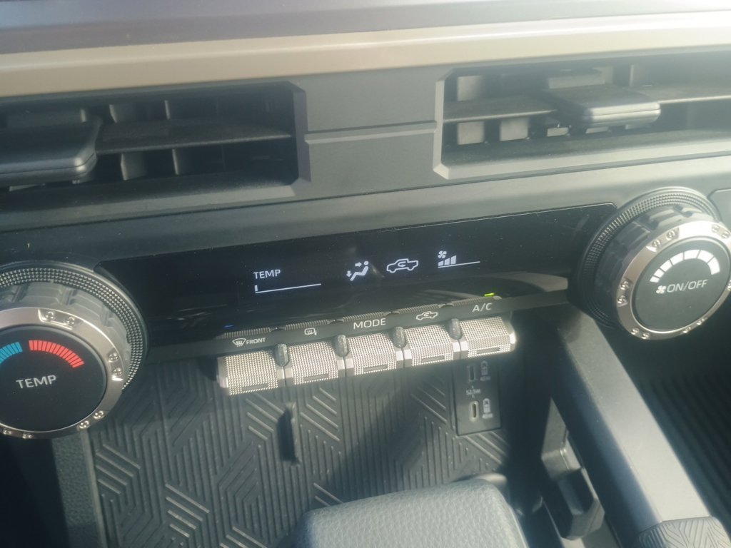 Used 2026 Toyota Tacoma SR5 AWD/4WD image 22