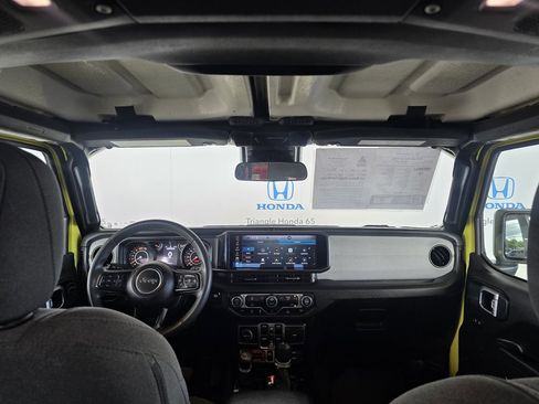Used 2024 Jeep Wrangler Willys image 8