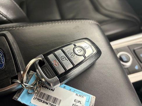 Used 2022 Ford Explorer Platinum w/ Premium Technology Package image 50