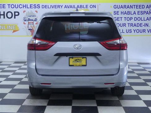 Used 2020 Toyota Sienna L FWD image 4
