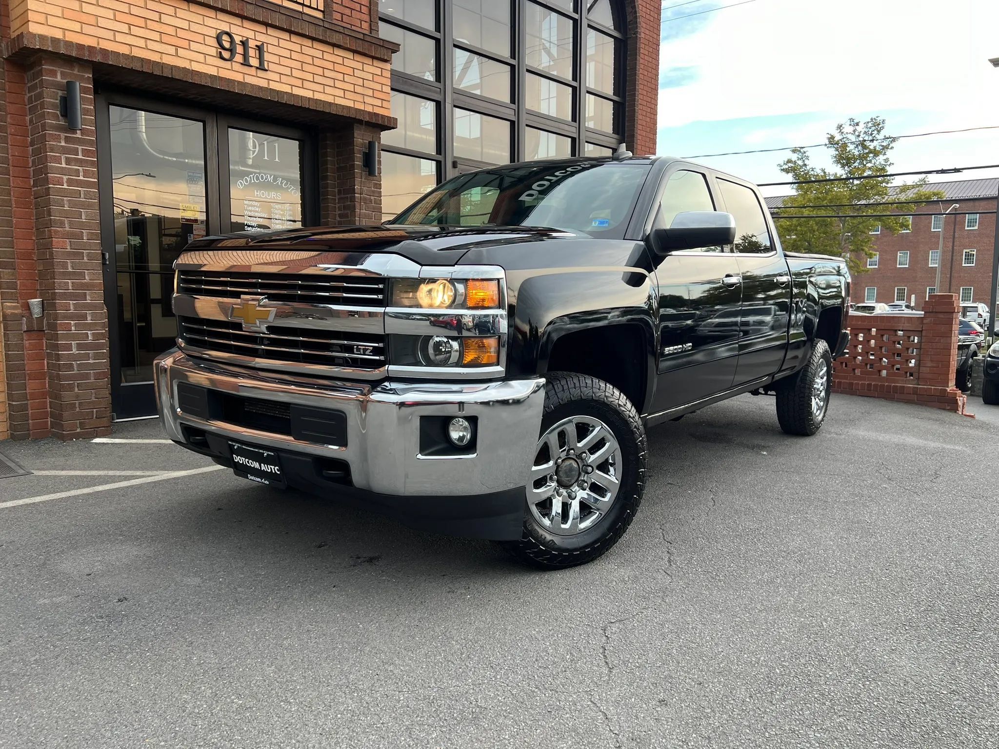 Used 2015 Chevrolet Silverado 2500 LTZ AWD/4WD image 2