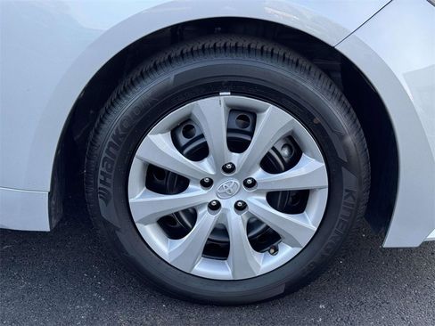 Used 2025 Toyota Corolla LE image 25