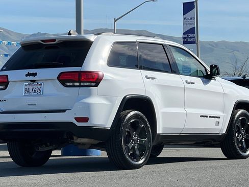 Used 2021 Jeep Grand Cherokee Freedom Edition image 4