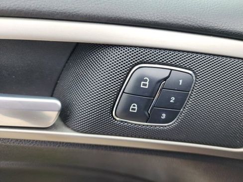 Used 2015 Ford Fusion SE w/ Equipment Group 202A image 30