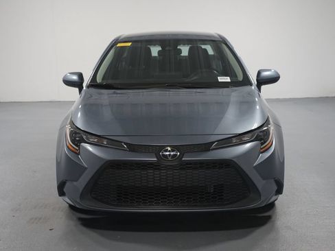 Used 2022 Toyota Corolla LE FWD image 2