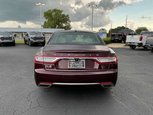 Used 2017 Lincoln Continental Select w/ Climate Package AWD/4WD image 6