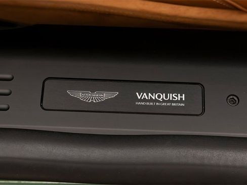 Used 2025 Aston Martin Vanquish image 25