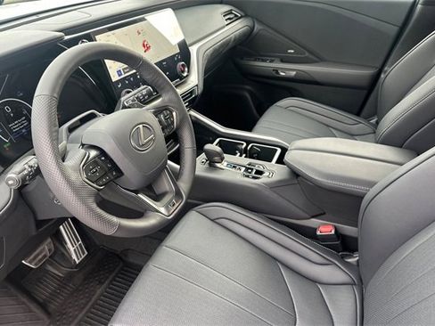 Used 2026 Lexus TX 500h AWD w/ Technology Package image 11