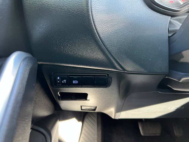 Used 2022 Toyota Corolla Cross LE AWD/4WD image 15