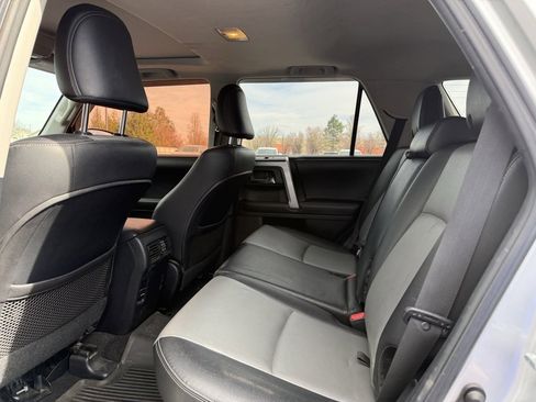 Used 2015 Toyota 4Runner SR5 Premium image 20