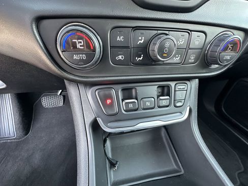 Used 2018 GMC Terrain SLE w/ Driver Convenience Package image 16