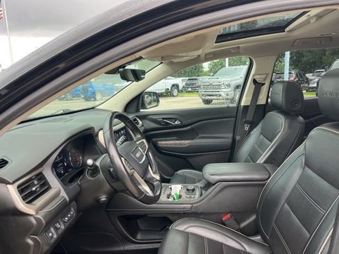 Used 2021 GMC Acadia Denali w/ Denali Ultimate Package AWD/4WD image 16