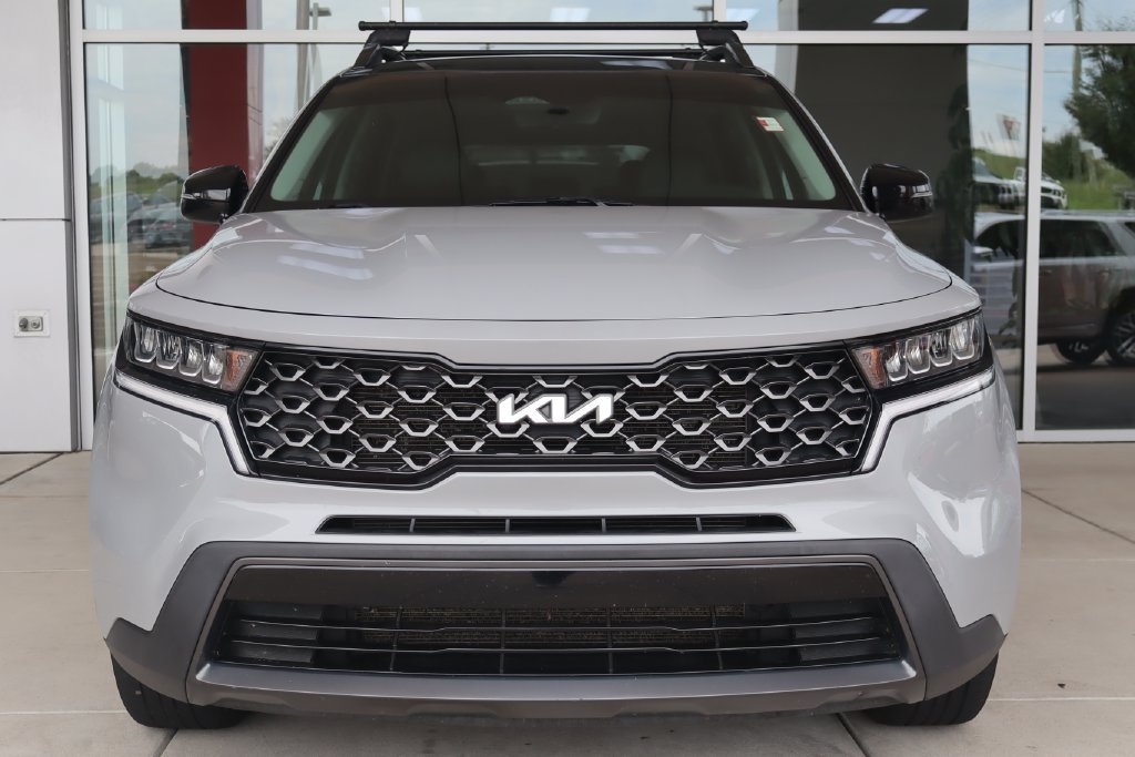 Used 2022 Kia Sorento S w/ Panoramic Sunroof Package AWD/4WD image 2