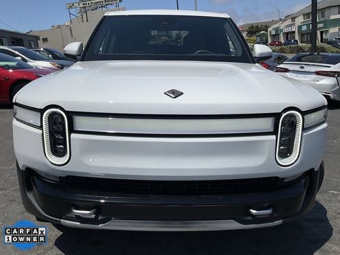 Used 2022 Rivian R1T Launch Edition image 2
