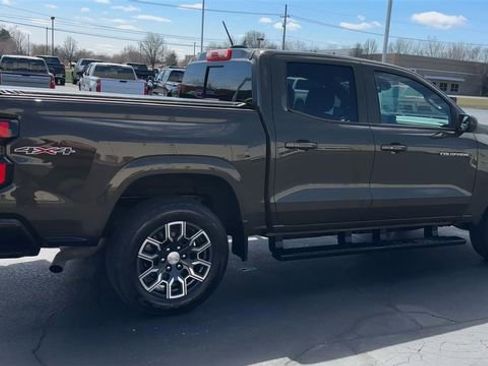 Used 2024 Chevrolet Colorado LT w/ LT Convenience Package III image 8