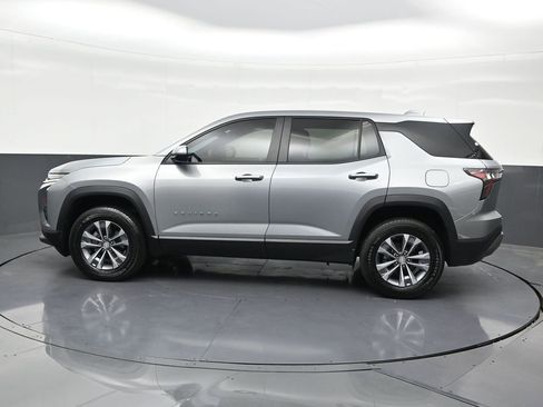 Used 2026 Chevrolet Equinox LT image 2