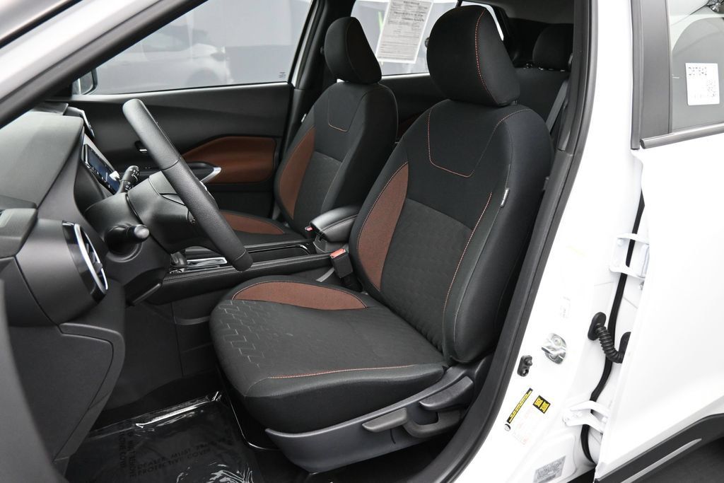 Used 2024 Nissan Kicks SR FWD image 13