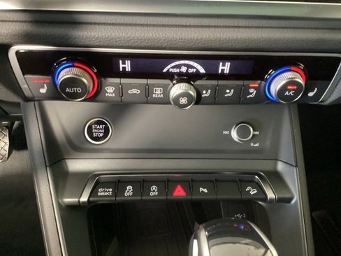 New 2025 Audi Q3 2.0T Premium image 24