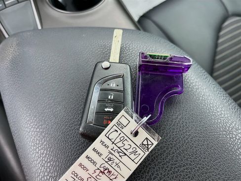 Used 2022 Toyota Camry SE FWD image 34