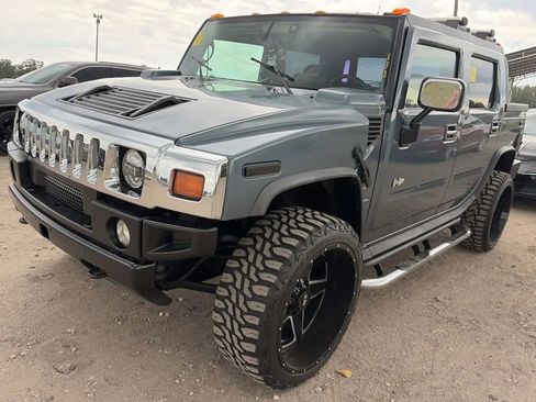 Used 2005 HUMMER H2 SUT w/ Preferred Equipment Group image 2