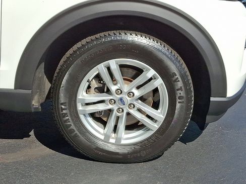 Used 2020 Ford Explorer XLT w/ Equipment Group 202A image 8