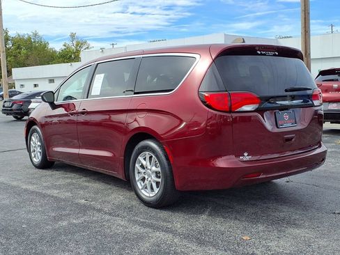 Used 2023 Chrysler Voyager LX FWD image 6