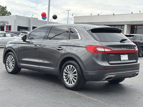 Used 2018 Lincoln MKX Select w/ Select Plus Package FWD image 3