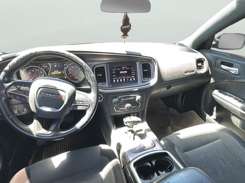 Used 2018 Dodge Charger SXT RWD image 14