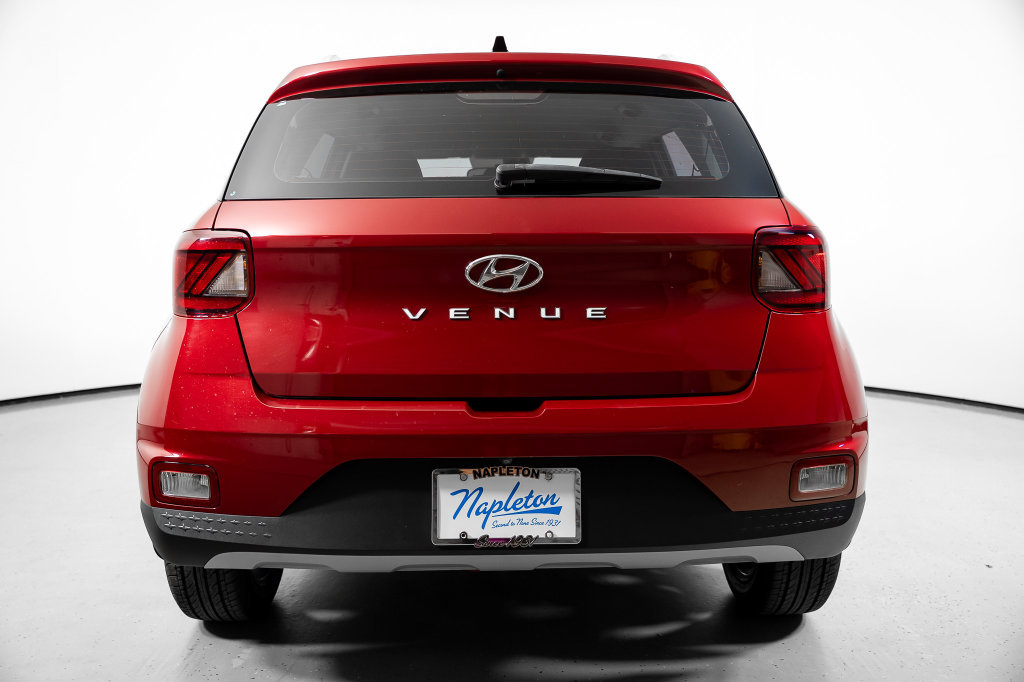 Certified 2022 Hyundai Venue Limited FWD image 11