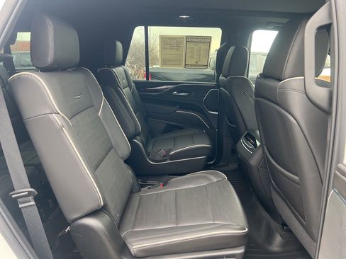 Used 2022 Cadillac Escalade Premium Luxury image 25