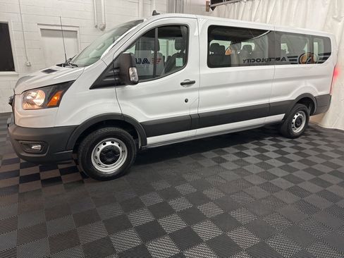 Used 2023 Ford Transit 350 XL image 5