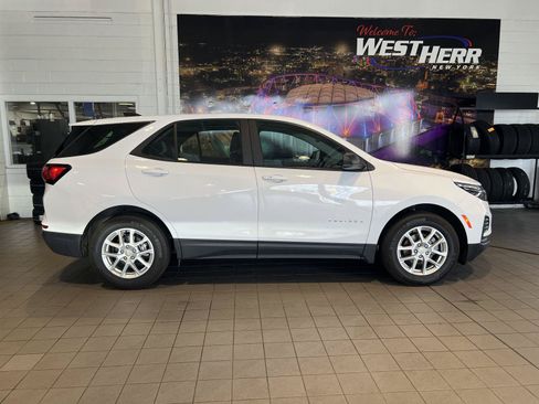 Used 2024 Chevrolet Equinox LS FWD image 8