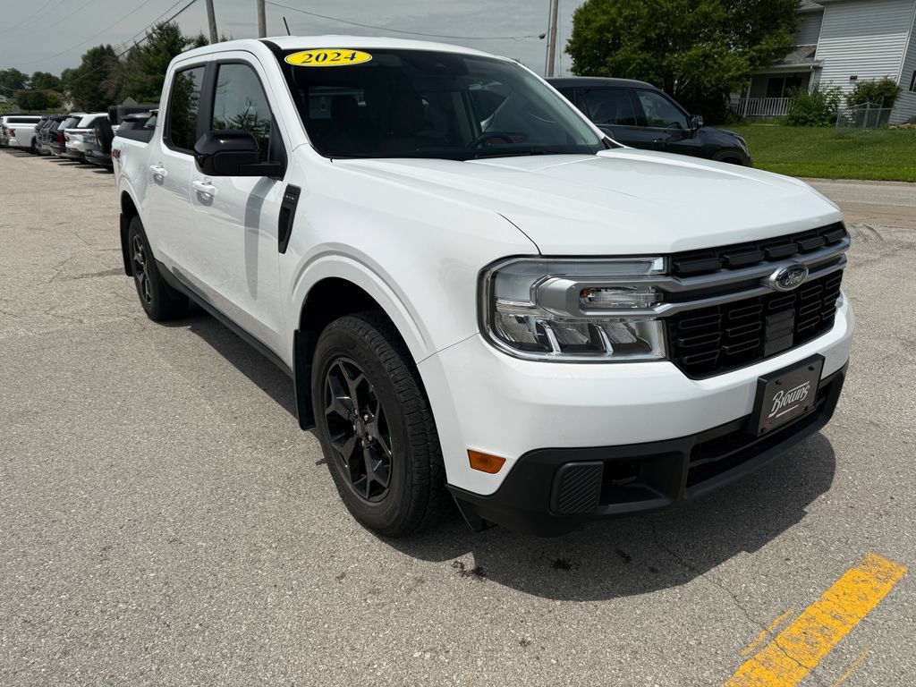 Used 2024 Ford Maverick Lariat w/ FX4 Off-Road Package AWD/4WD image 3