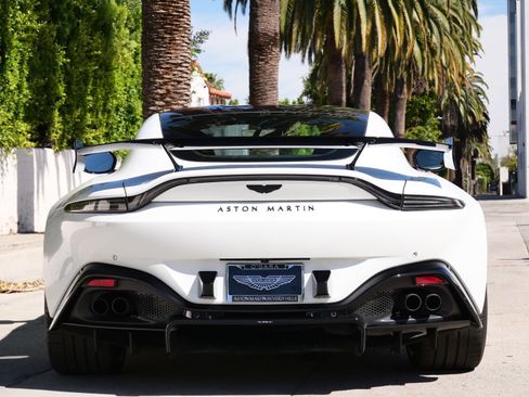 Used 2023 Aston Martin V8 Vantage Coupe image 20