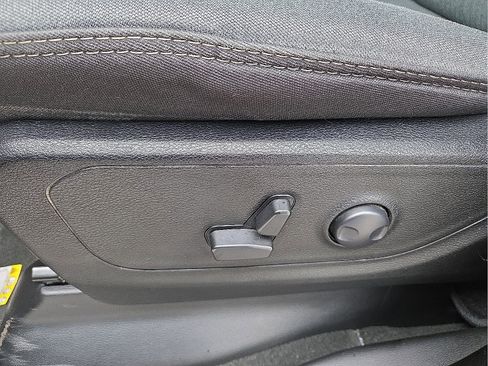 Used 2023 RAM 1500 Big Horn AWD/4WD image 14