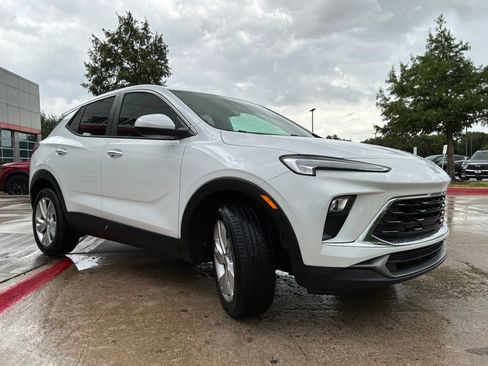Used 2025 Buick Encore GX Preferred FWD image 4