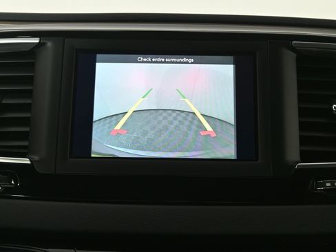 Used 2018 Chrysler Pacifica Touring-L image 31