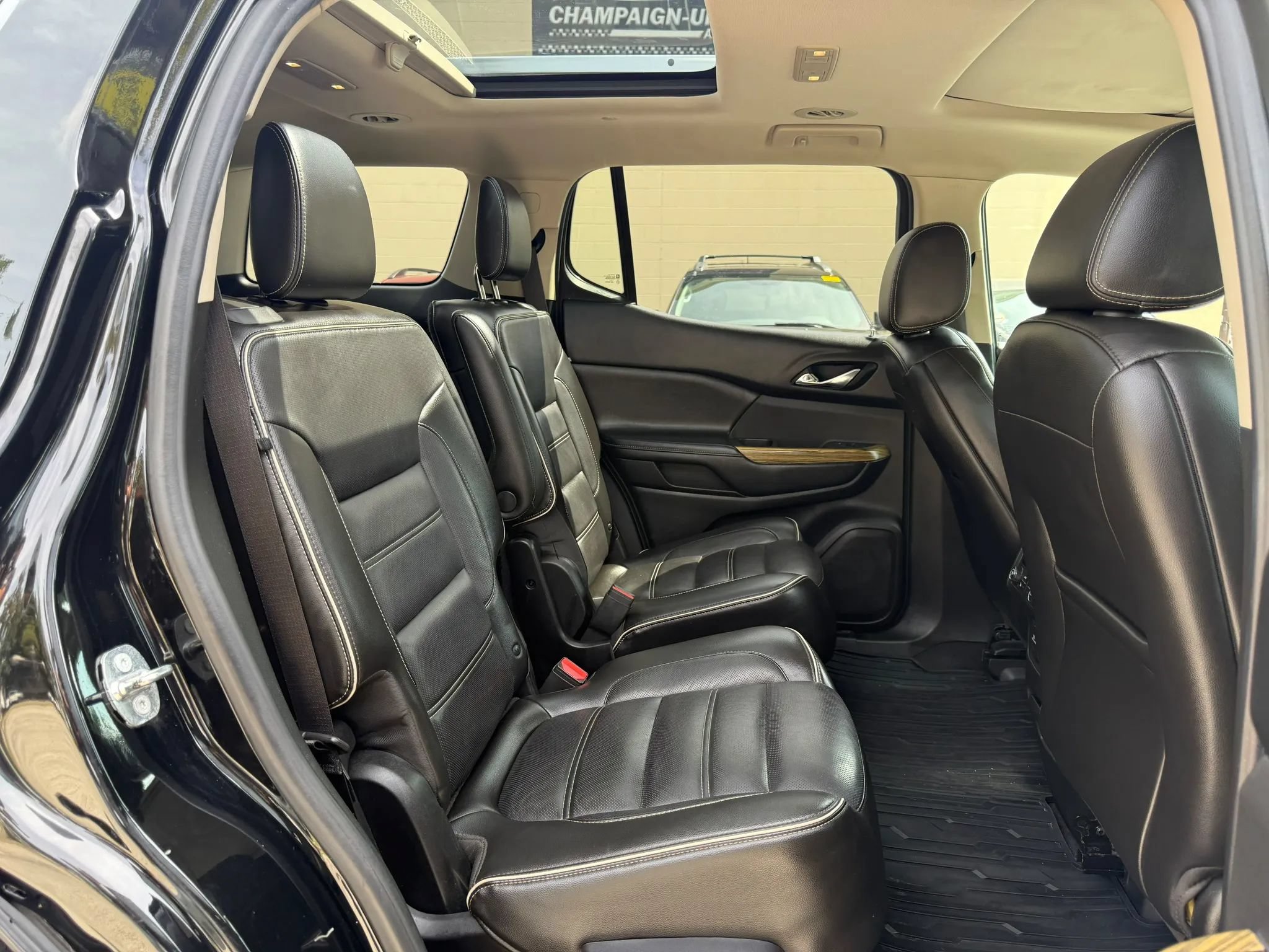 Used 2018 GMC Acadia Denali w/ Technology Package FWD image 18