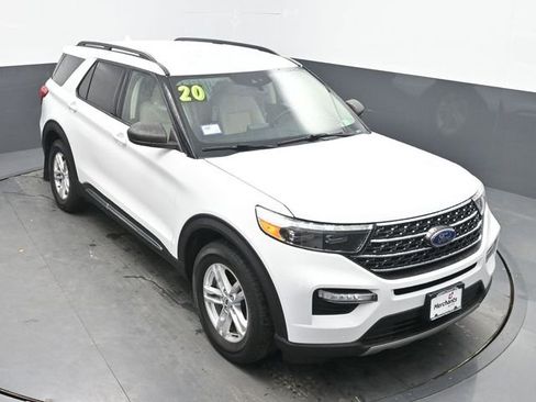 Used 2020 Ford Explorer XLT w/ Equipment Group 202A image 24