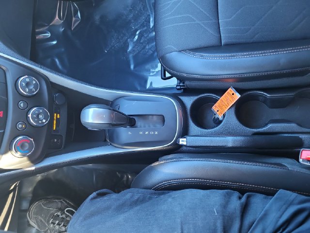 Used 2022 Chevrolet Trax LT w/ LT Convenience Package FWD image 24