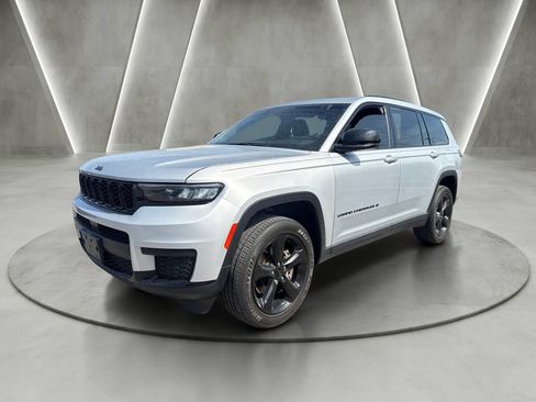 Used 2023 Jeep Grand Cherokee L Laredo AWD/4WD image 3