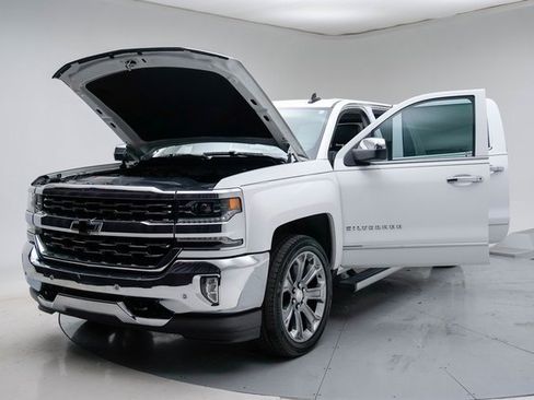 Used 2018 Chevrolet Silverado 1500 LTZ w/ LTZ Plus Package image 17