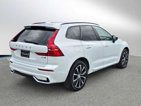 Certified 2025 Volvo XC60 B5 Plus AWD/4WD image 4