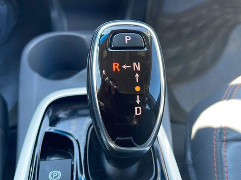 Used 2020 Chevrolet Bolt Premier w/ Infotainment Package FWD image 34